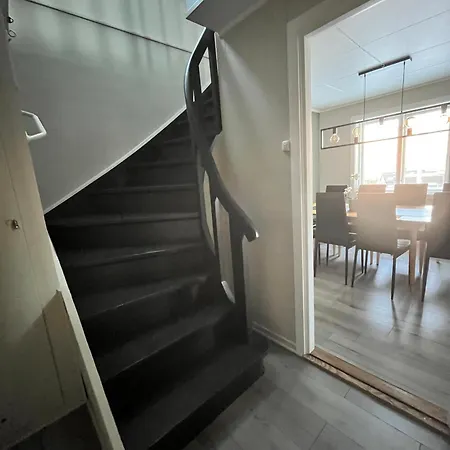 Nyaraló Enebolig Sentralt Pa Toppen Av Tromsoya *