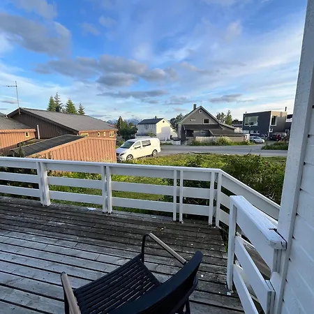 Enebolig Sentralt Pa Toppen Av Tromsoya Casa vacanze *