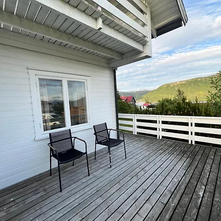 Casa vacanze Enebolig Sentralt Pa Toppen Av Tromsoya *