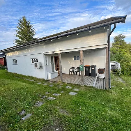 Casa vacanze Enebolig Sentralt Pa Toppen Av Tromsoya Tromsø